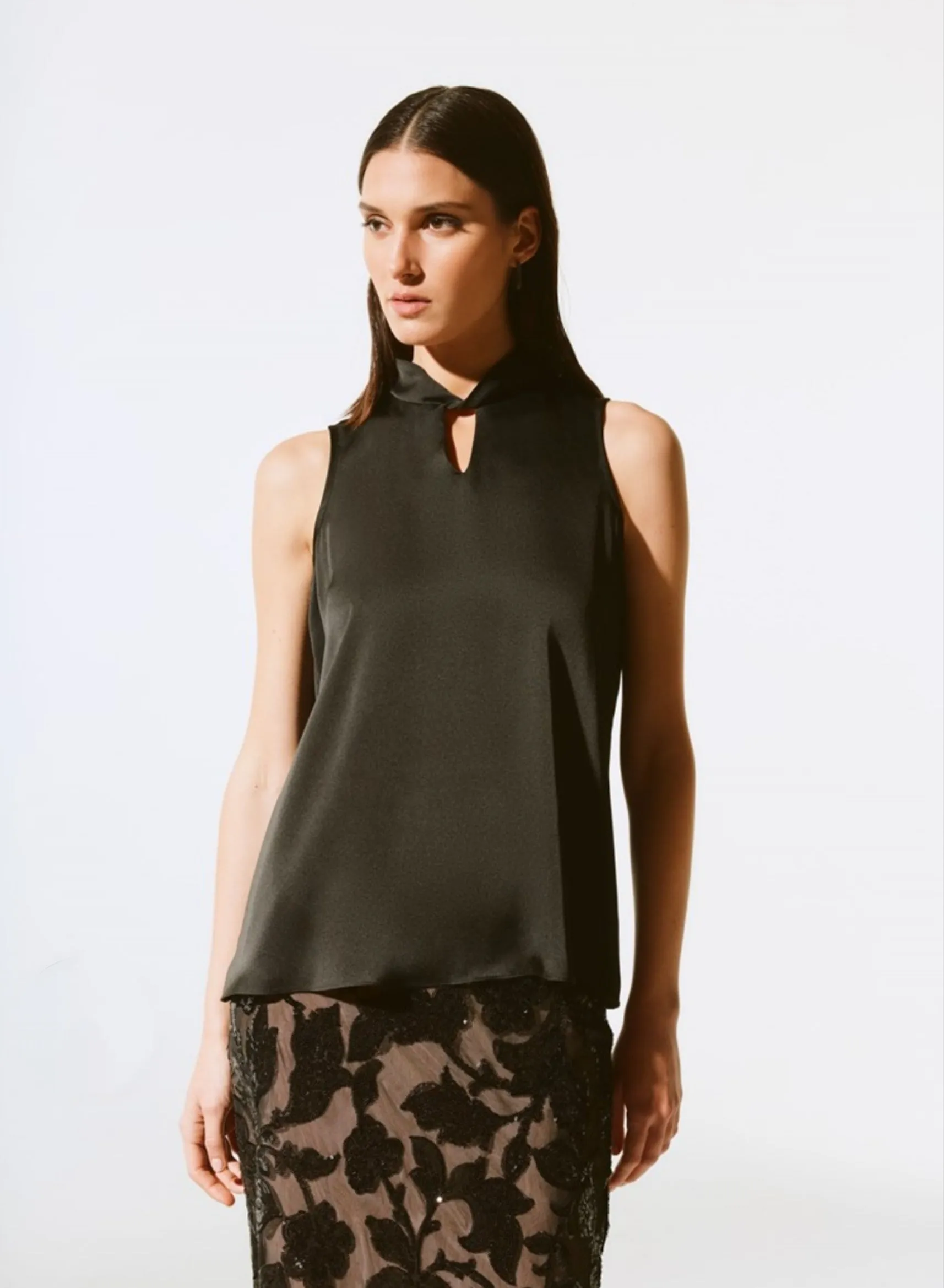 Joseph Ribkoff Satin sleeveless top